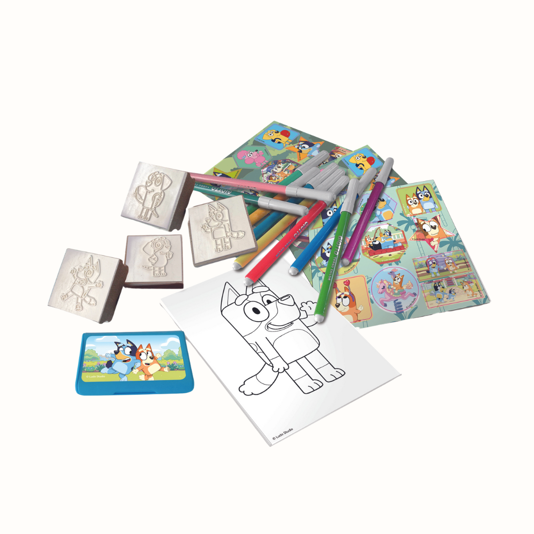 Prepare-se para uma viagem cheia de cor e diversão com a Mochila Kit de Carimbos da Bluey! Fabricado com os melhores materiais.