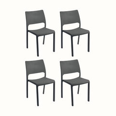 Conjunto de 4 Cadeiras IPAE PROGARDEN em plástico, de cor cinzenta e com encosto Sobre fundo branco. 
